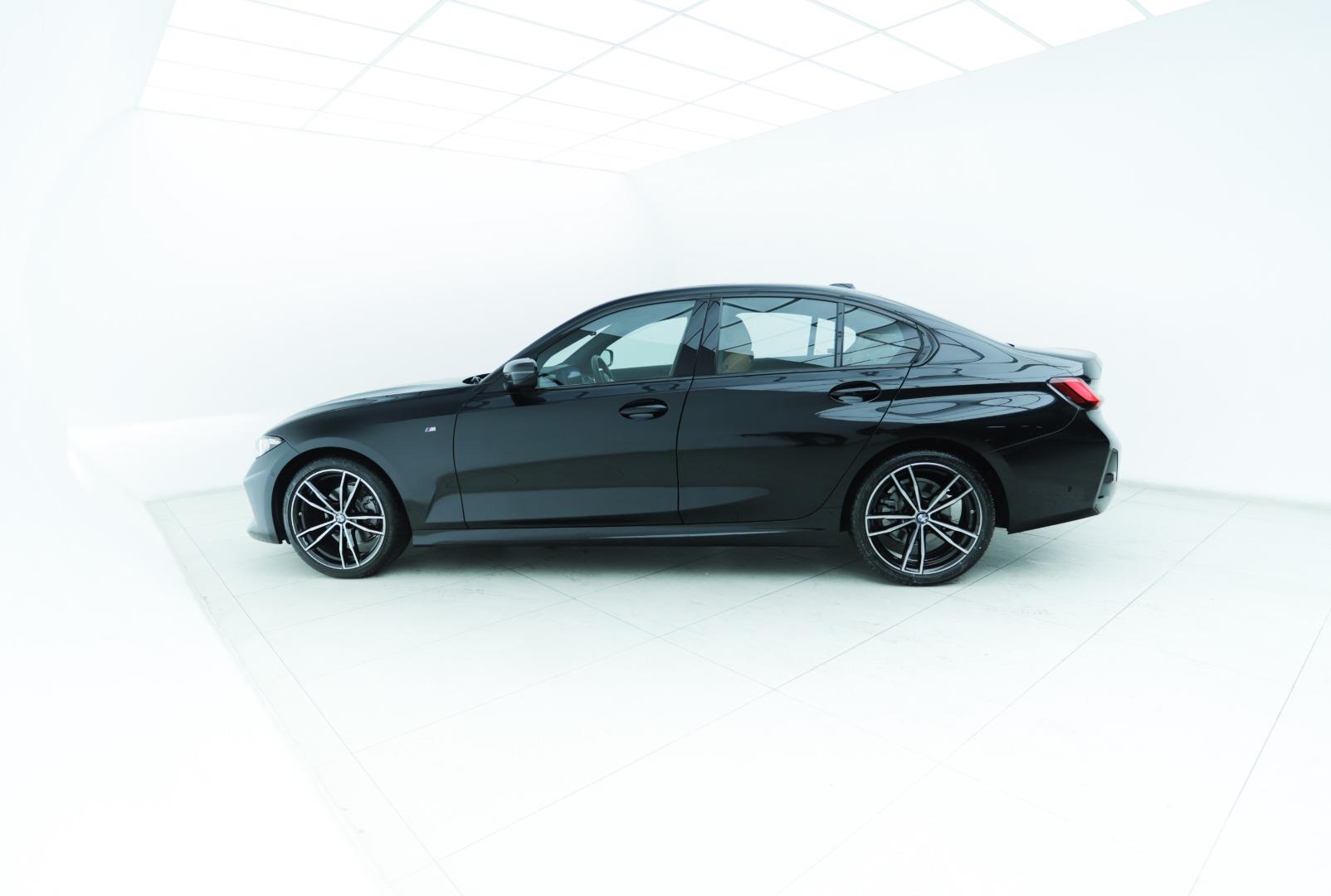 2025 BMW 320i M Sport Pro