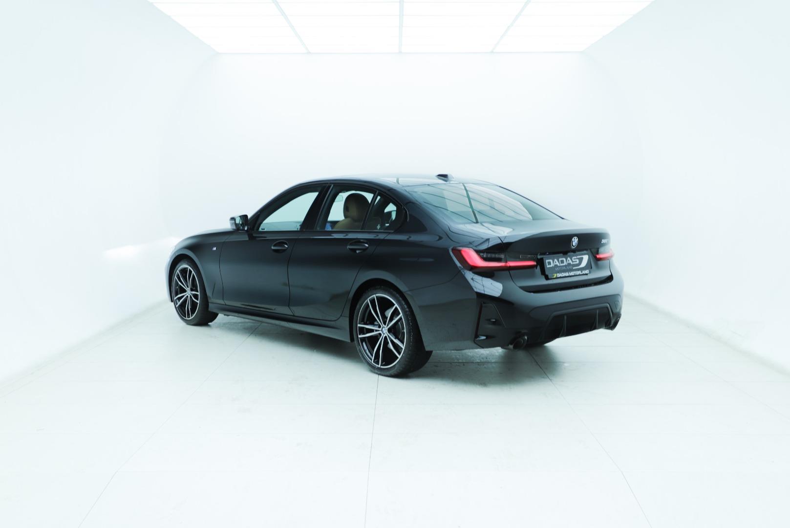 2025 BMW 320i M Sport Pro