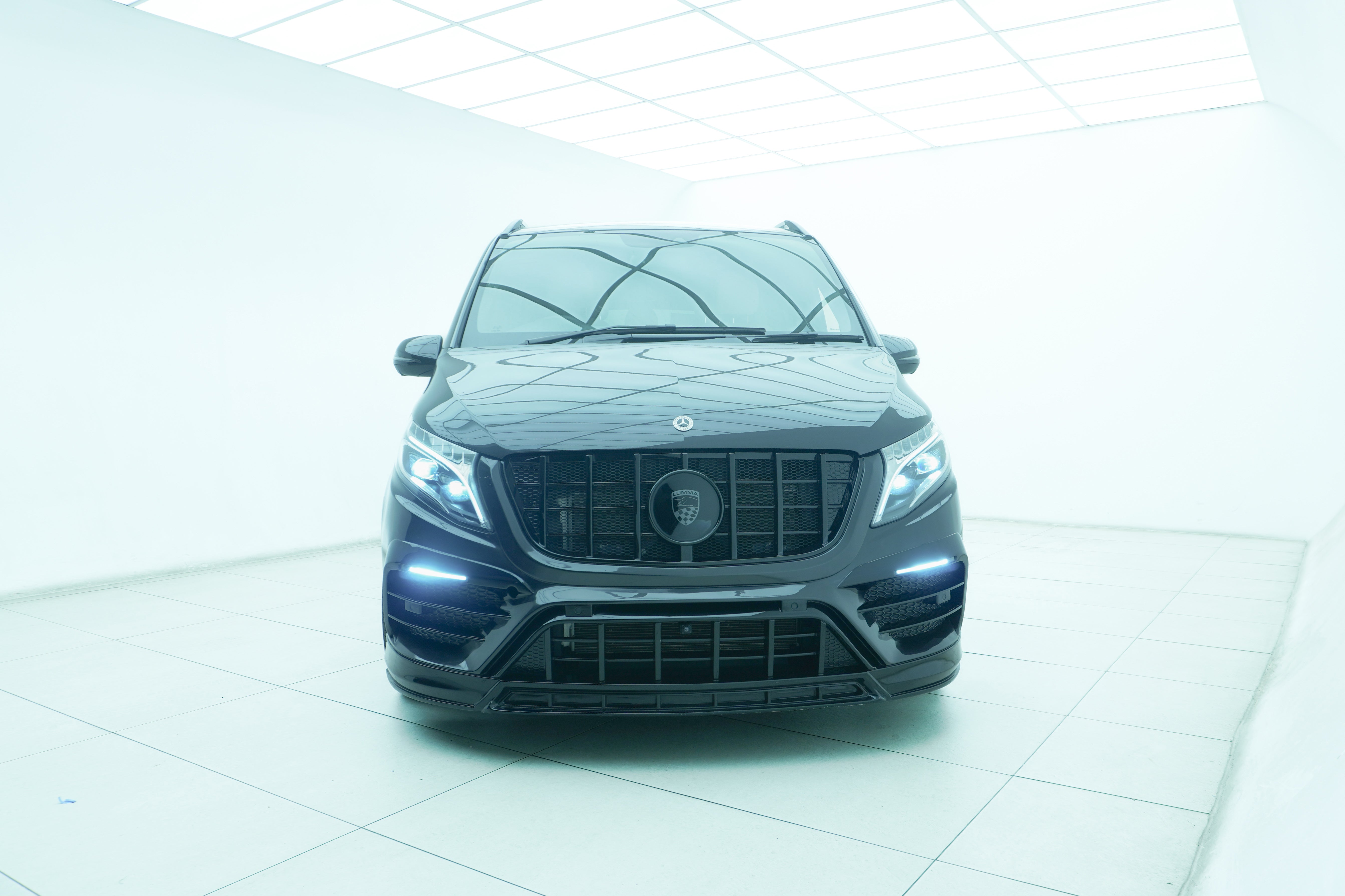 2022 Mercedes-Benz V-Class V300d Exclusive Lumma CLR V Edition
