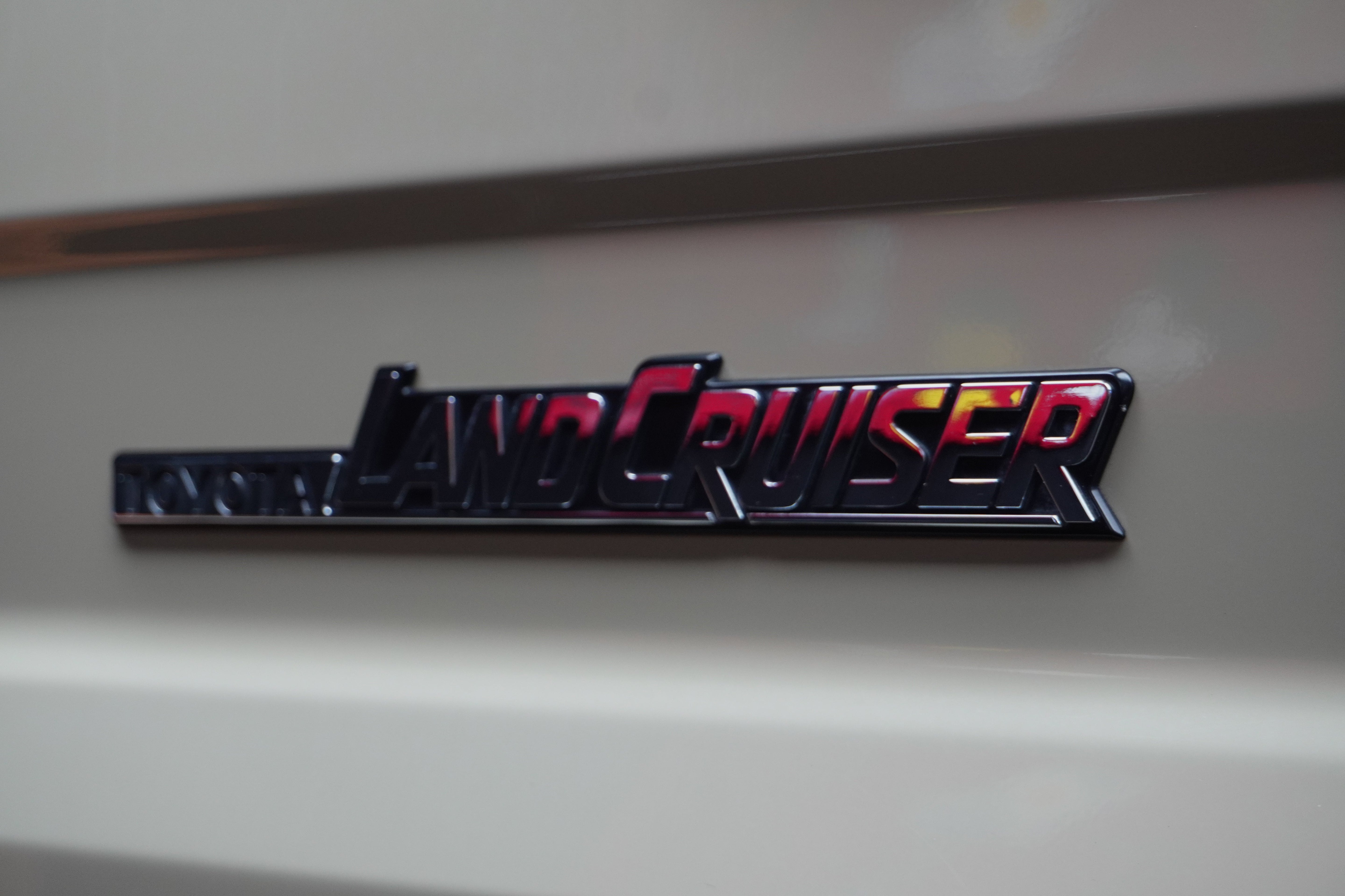 Toyota Land Cruiser 79 4.5D-4D LX V8