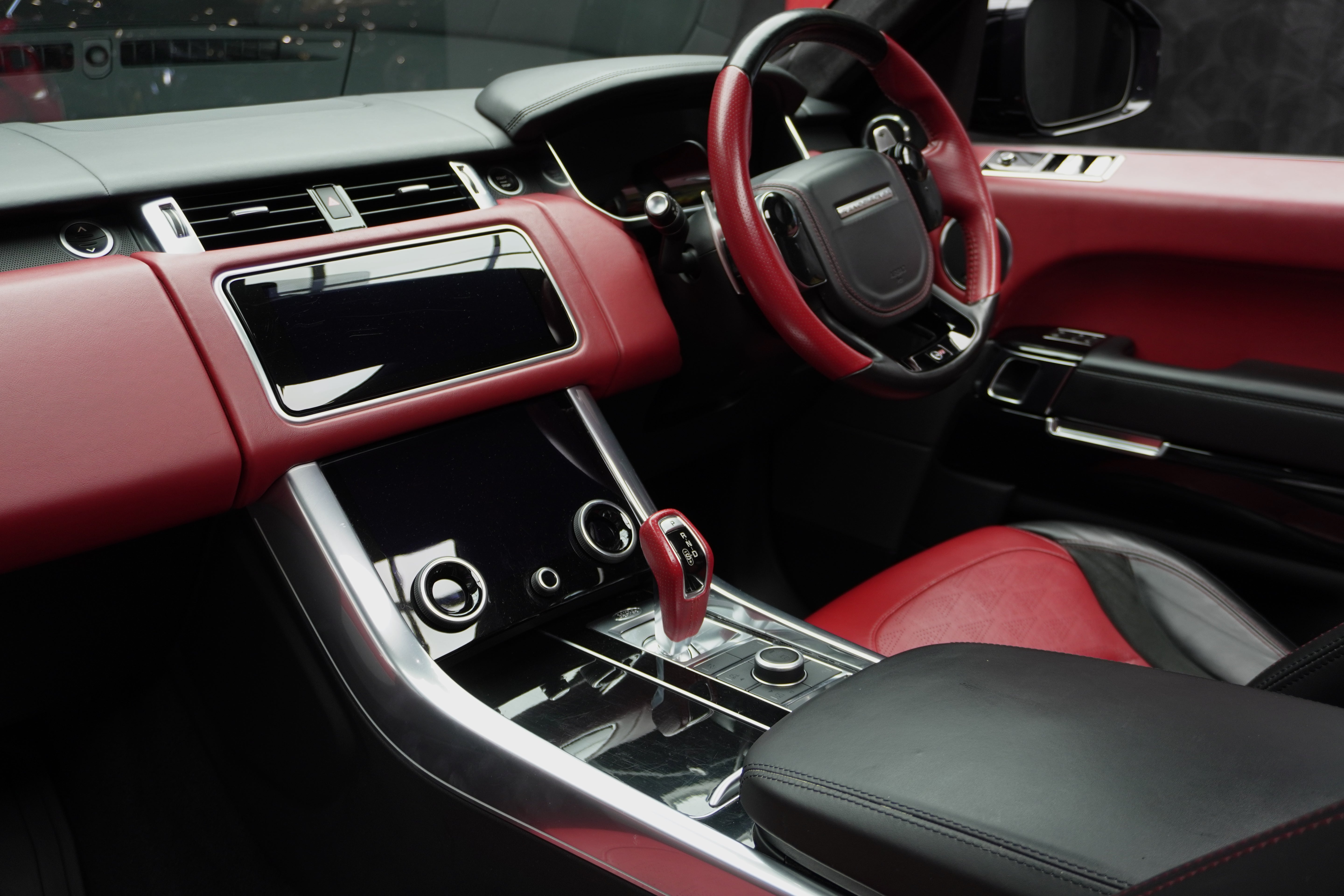 Land Rover Range Rover Sport SVR