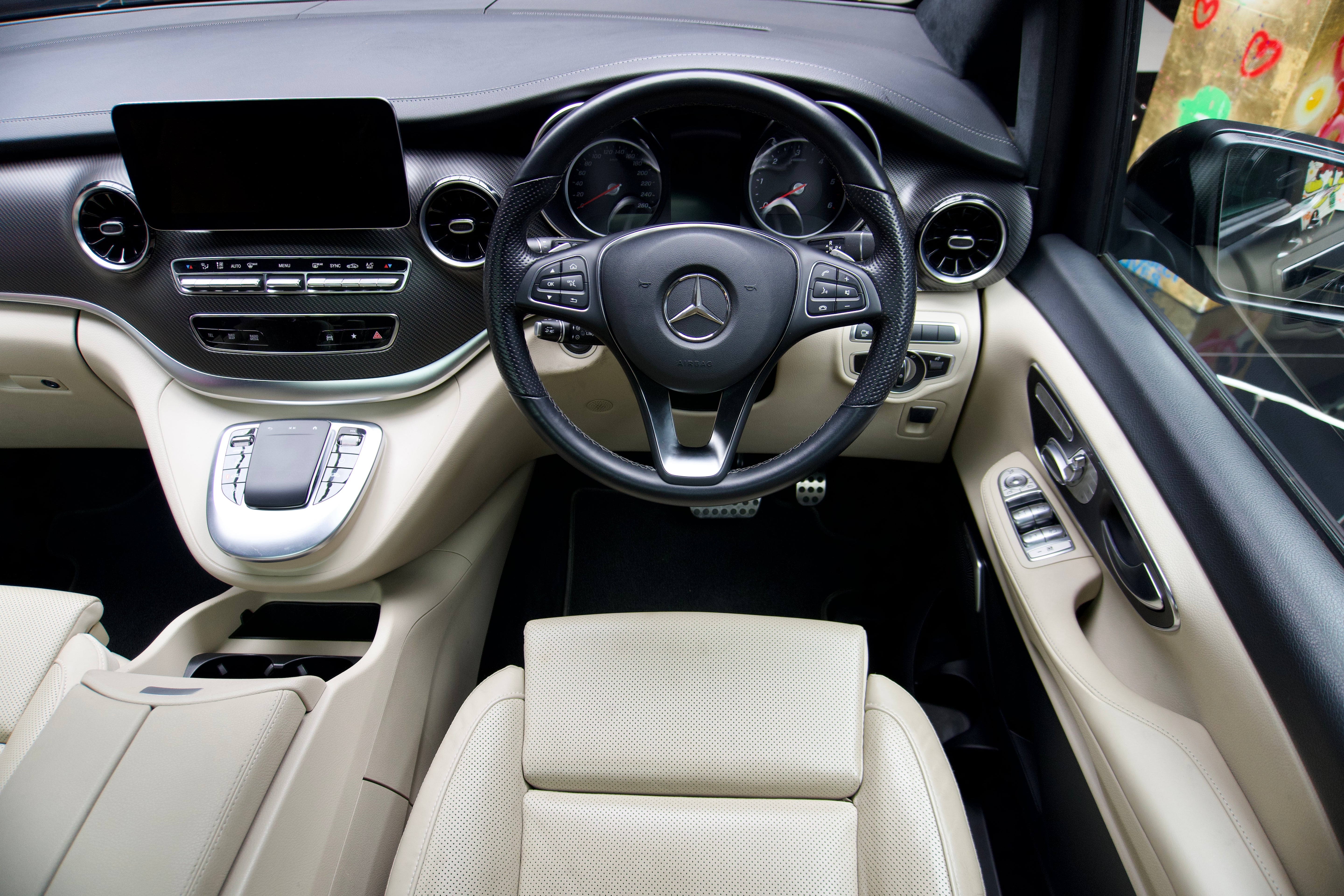 Mercedes-Benz V-Class V300d Exclusive AMG Line