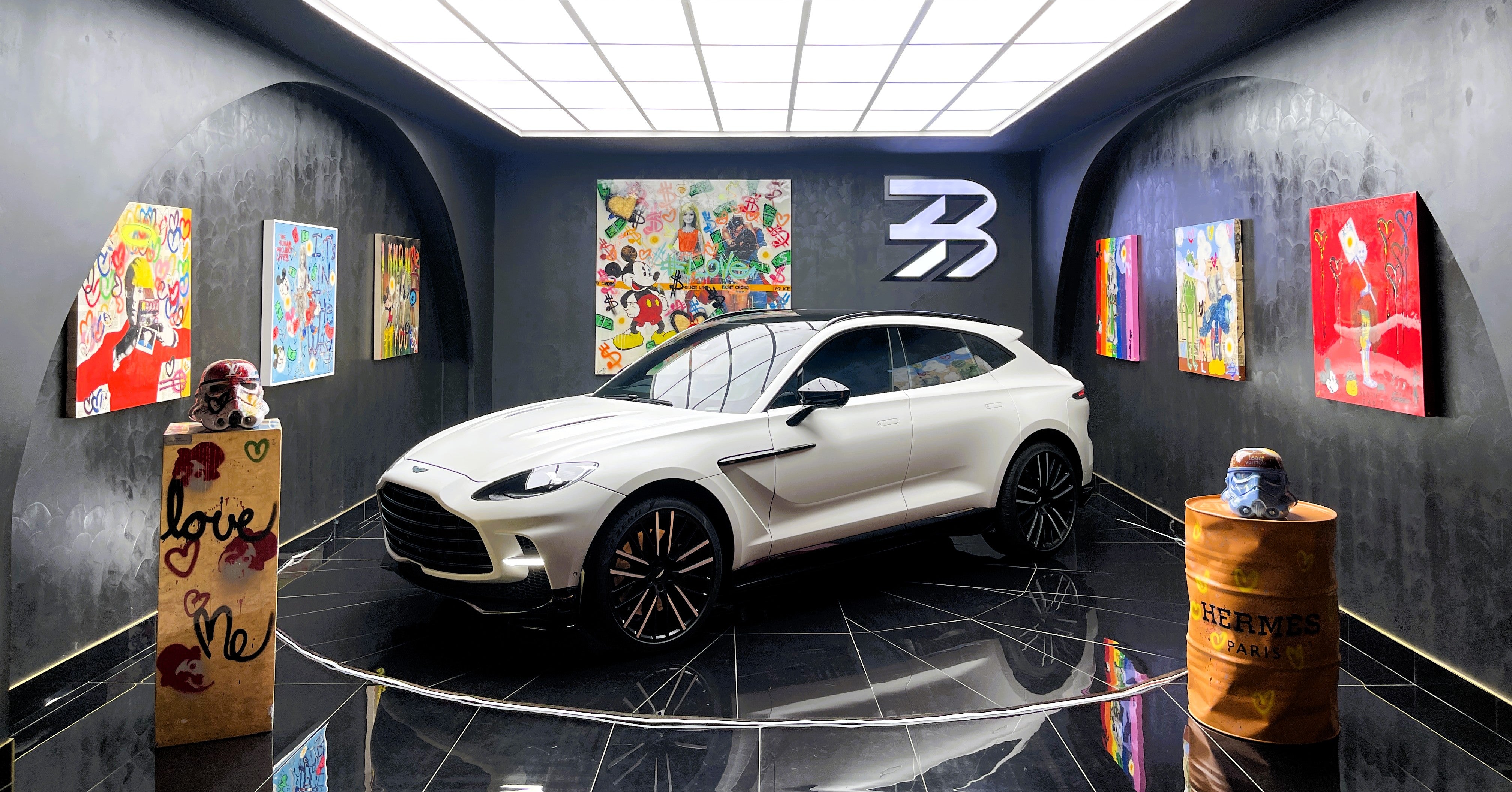 Aston Martin DBX V8 707