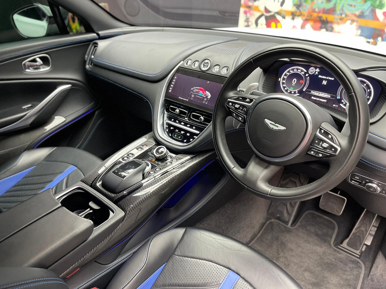 Aston Martin DBX V8 707