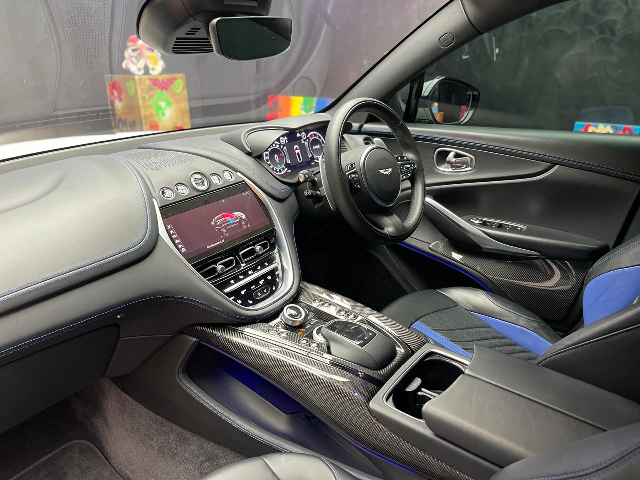 Aston Martin DBX V8 707