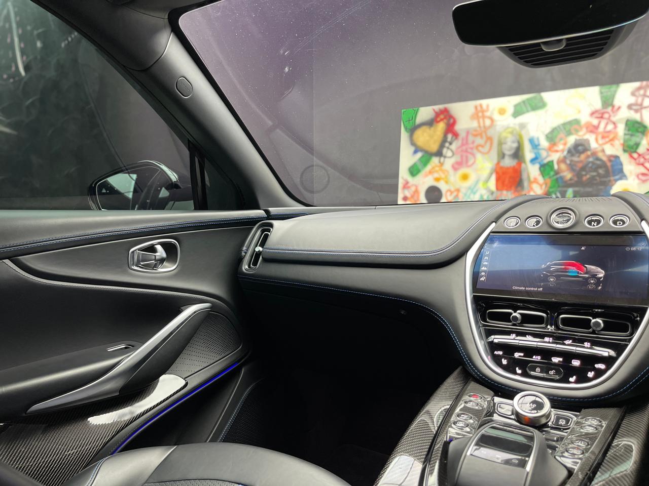 Aston Martin DBX V8 707