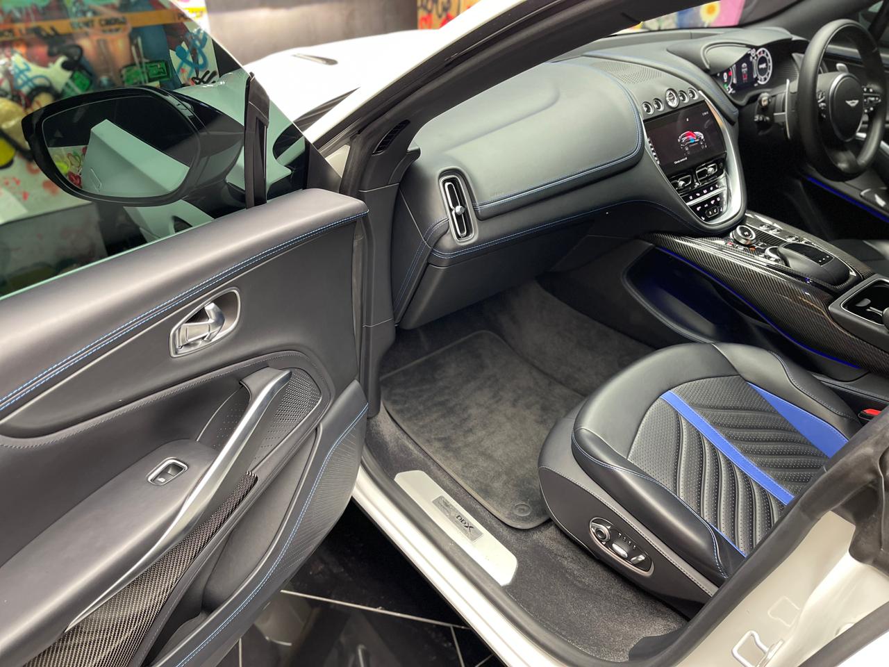 Aston Martin DBX V8 707