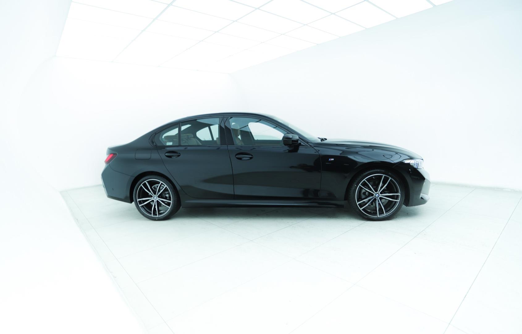 2025 BMW 320i M Sport Pro