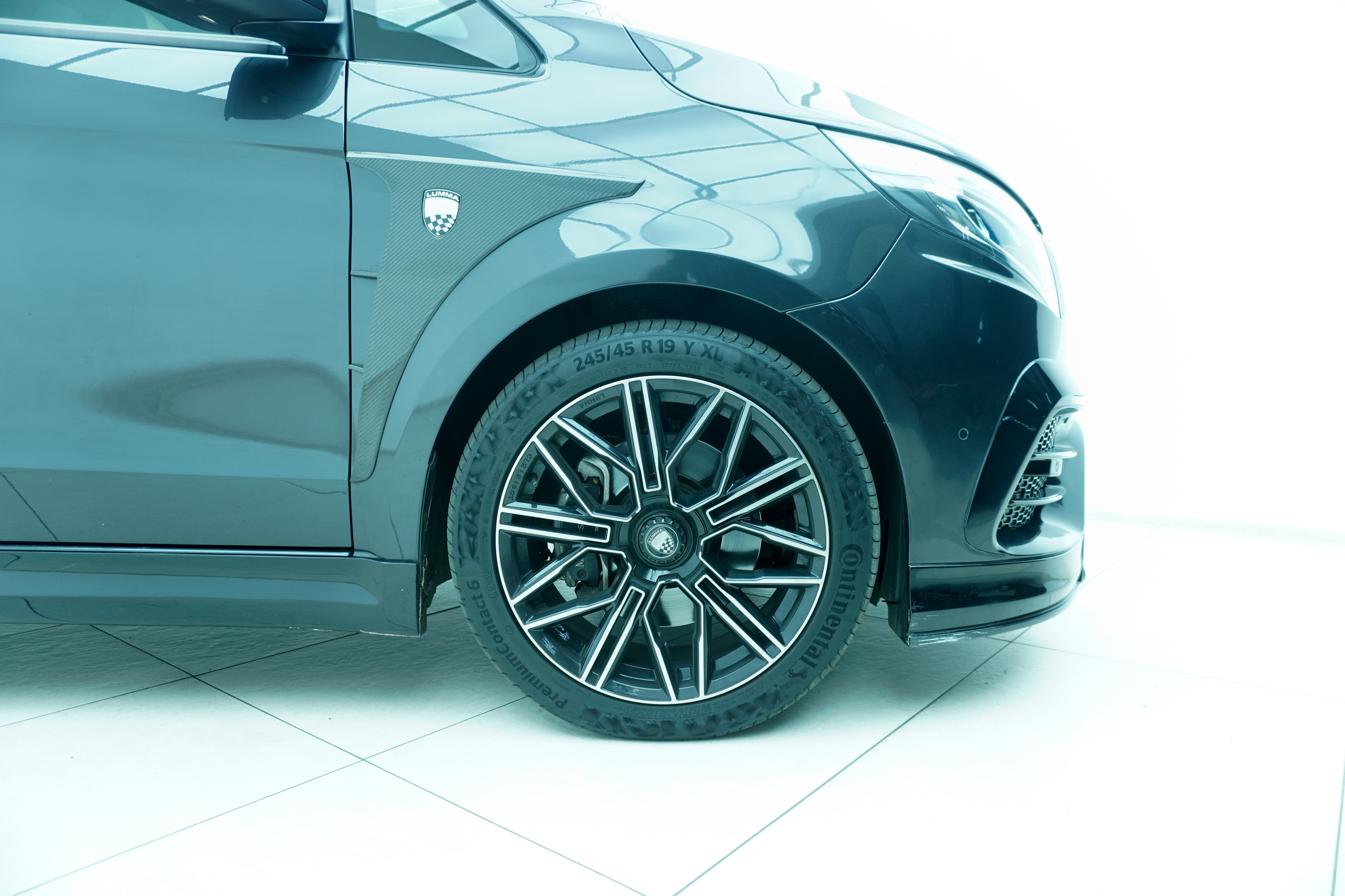 2022 Mercedes-Benz V-Class V300d Exclusive Lumma CLR V Edition