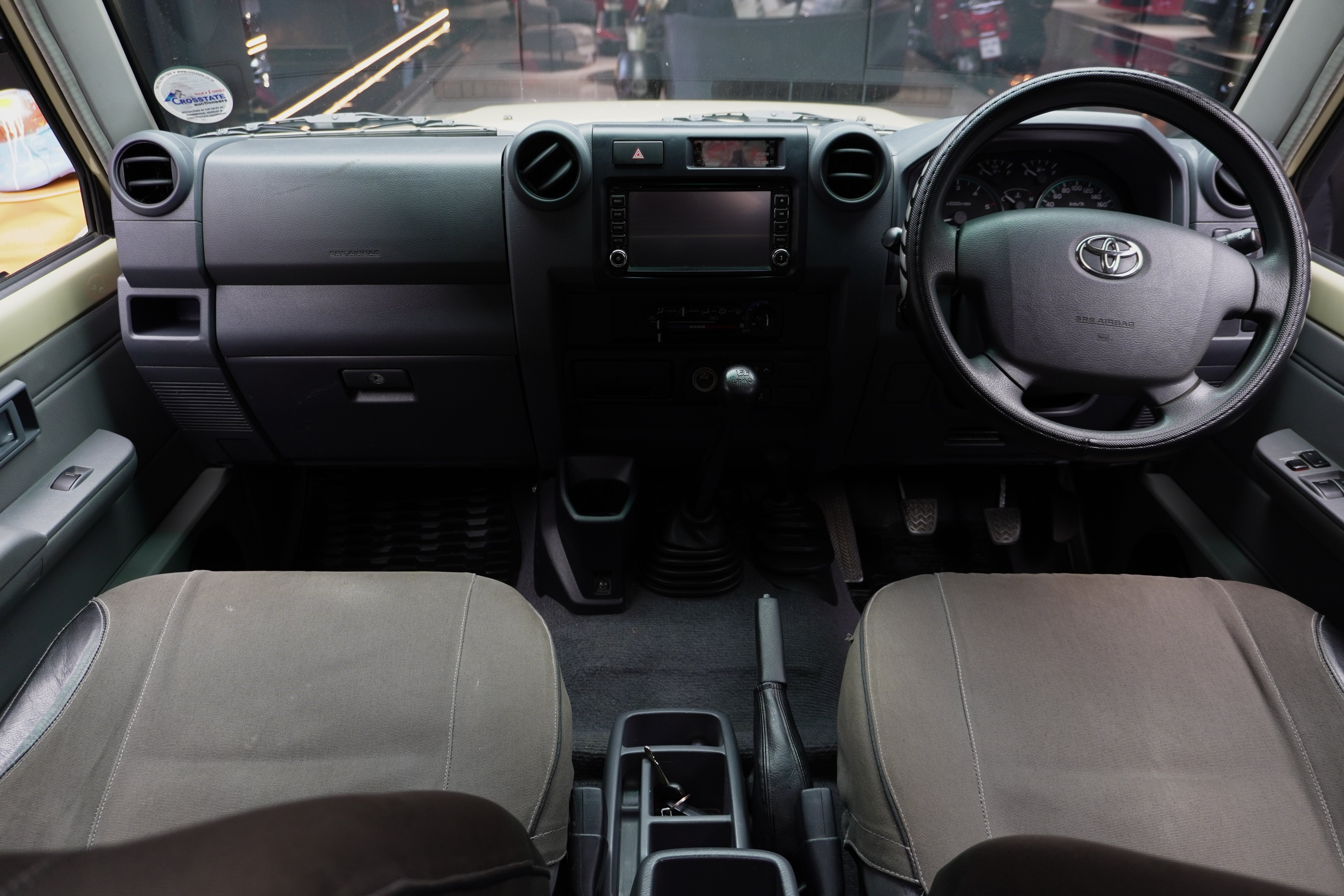 Toyota Land Cruiser 79 4.5D-4D LX V8