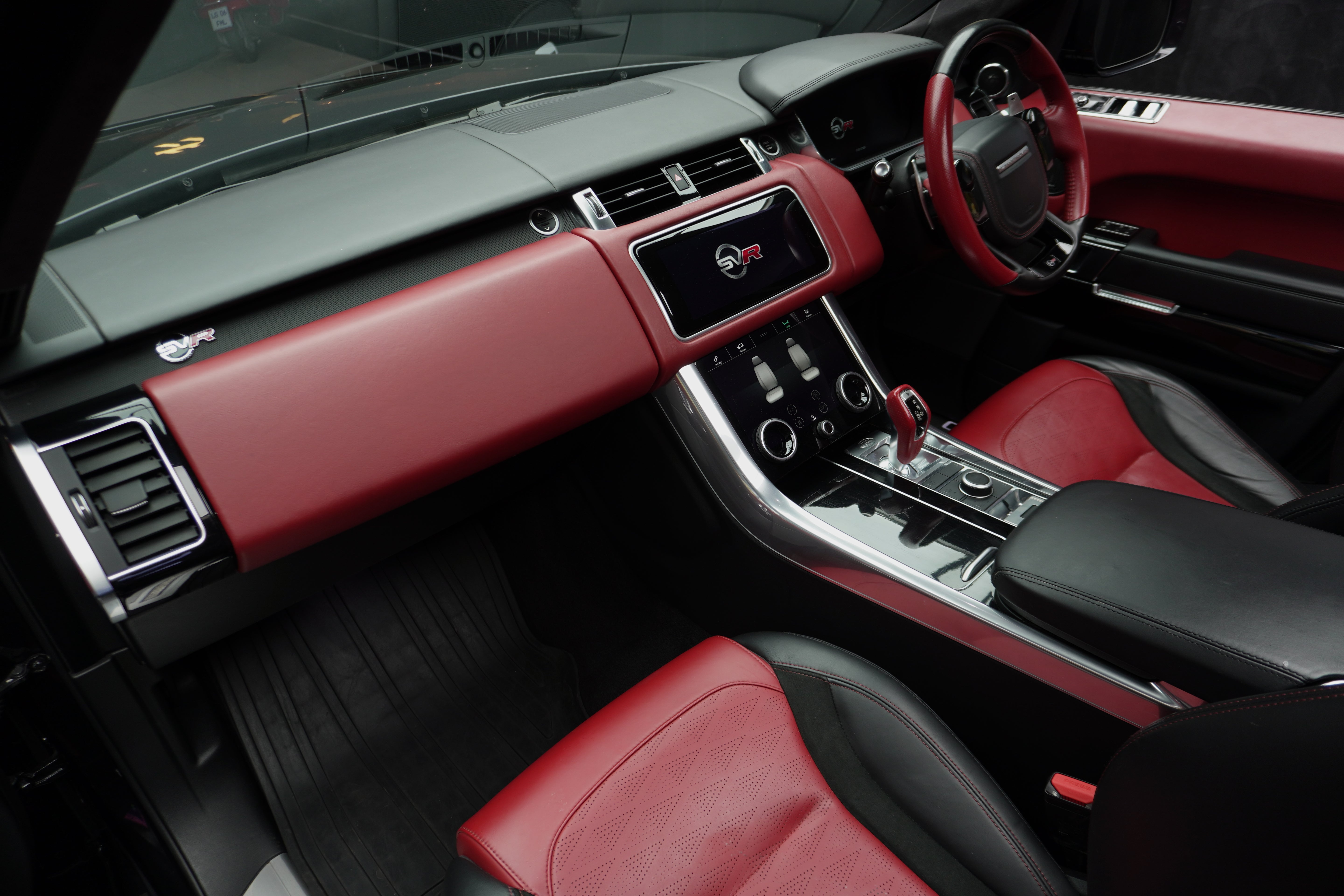 Land Rover Range Rover Sport SVR