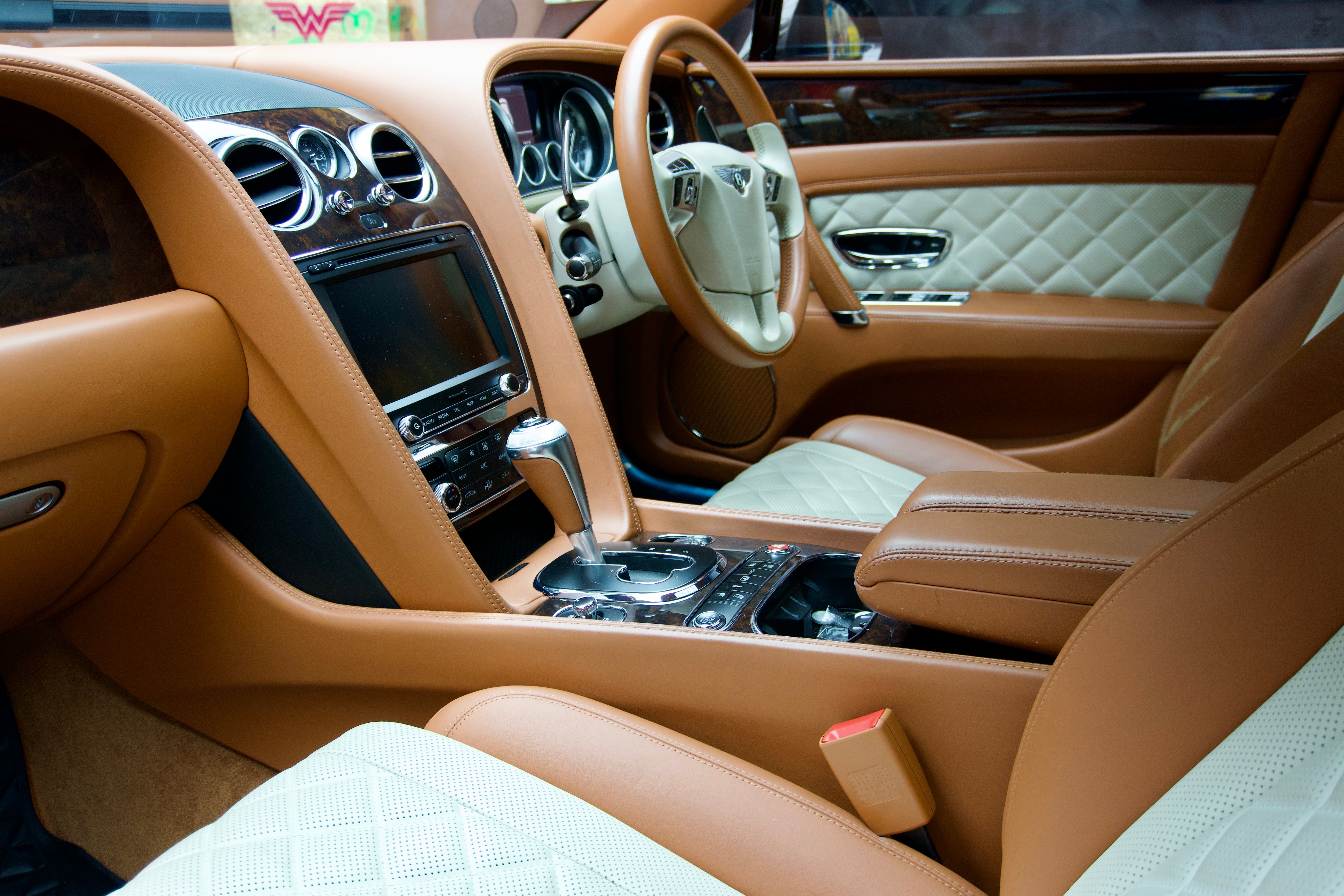 Bentley Flying Spur V8 S