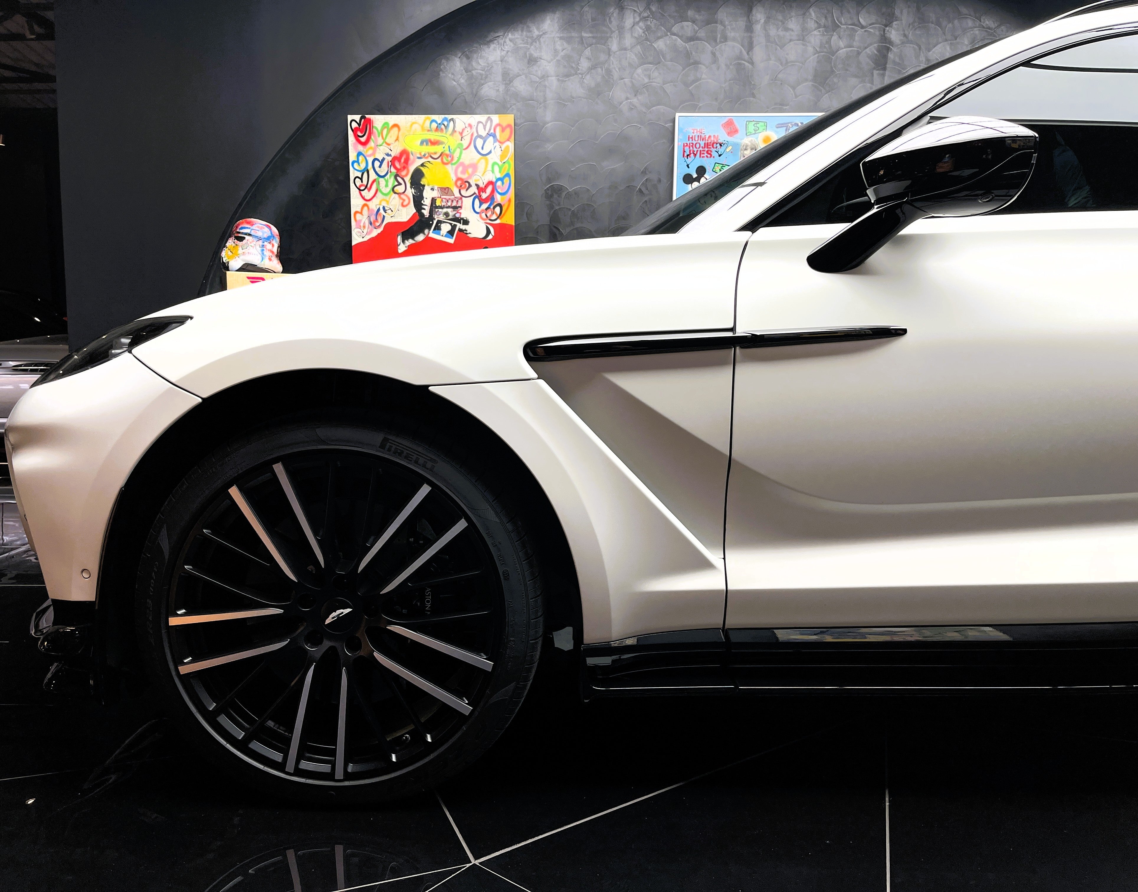 Aston Martin DBX V8 707