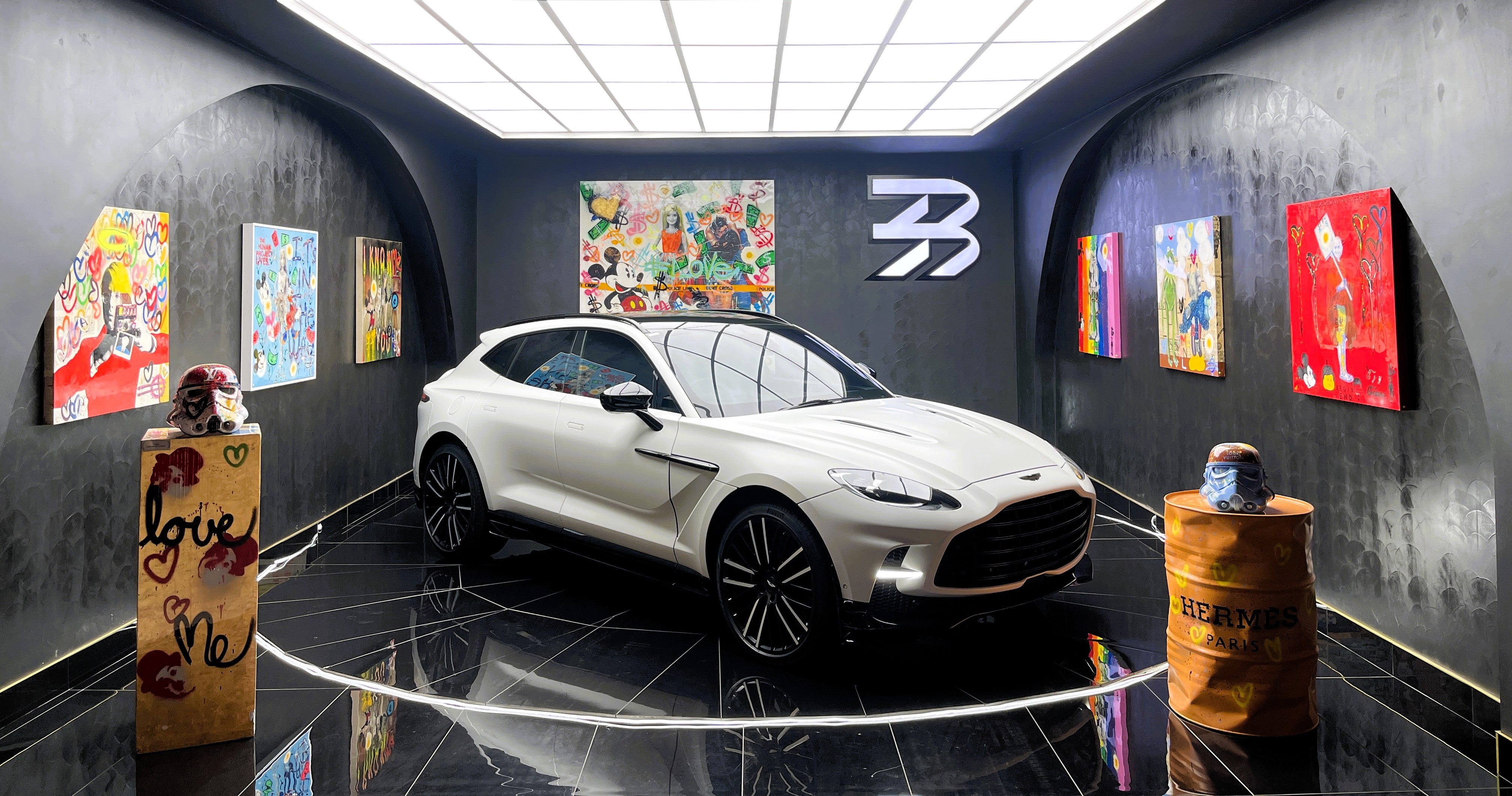 Aston Martin DBX V8 707