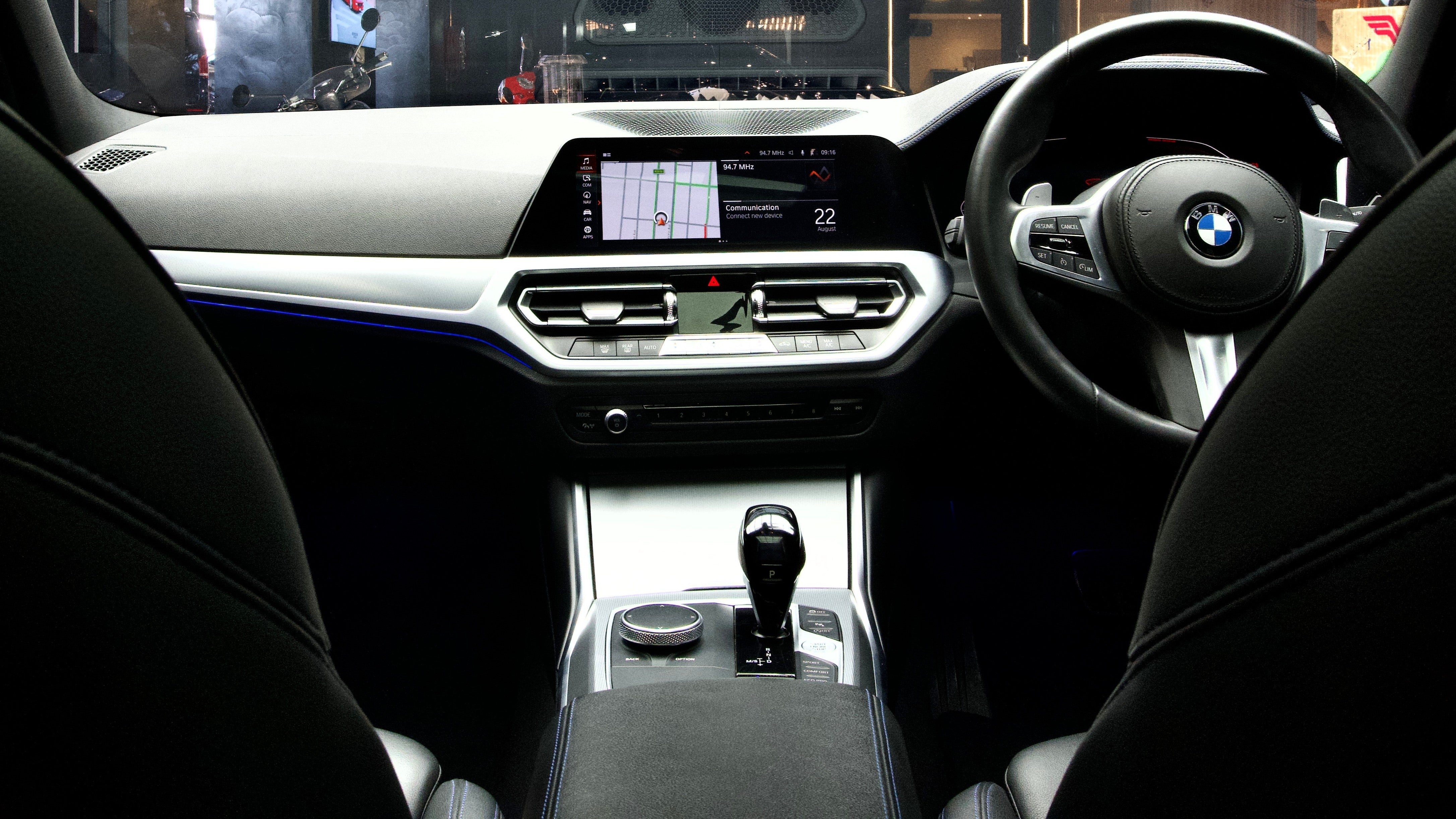 BMW 3 Series 330i M Sport Launch Edition