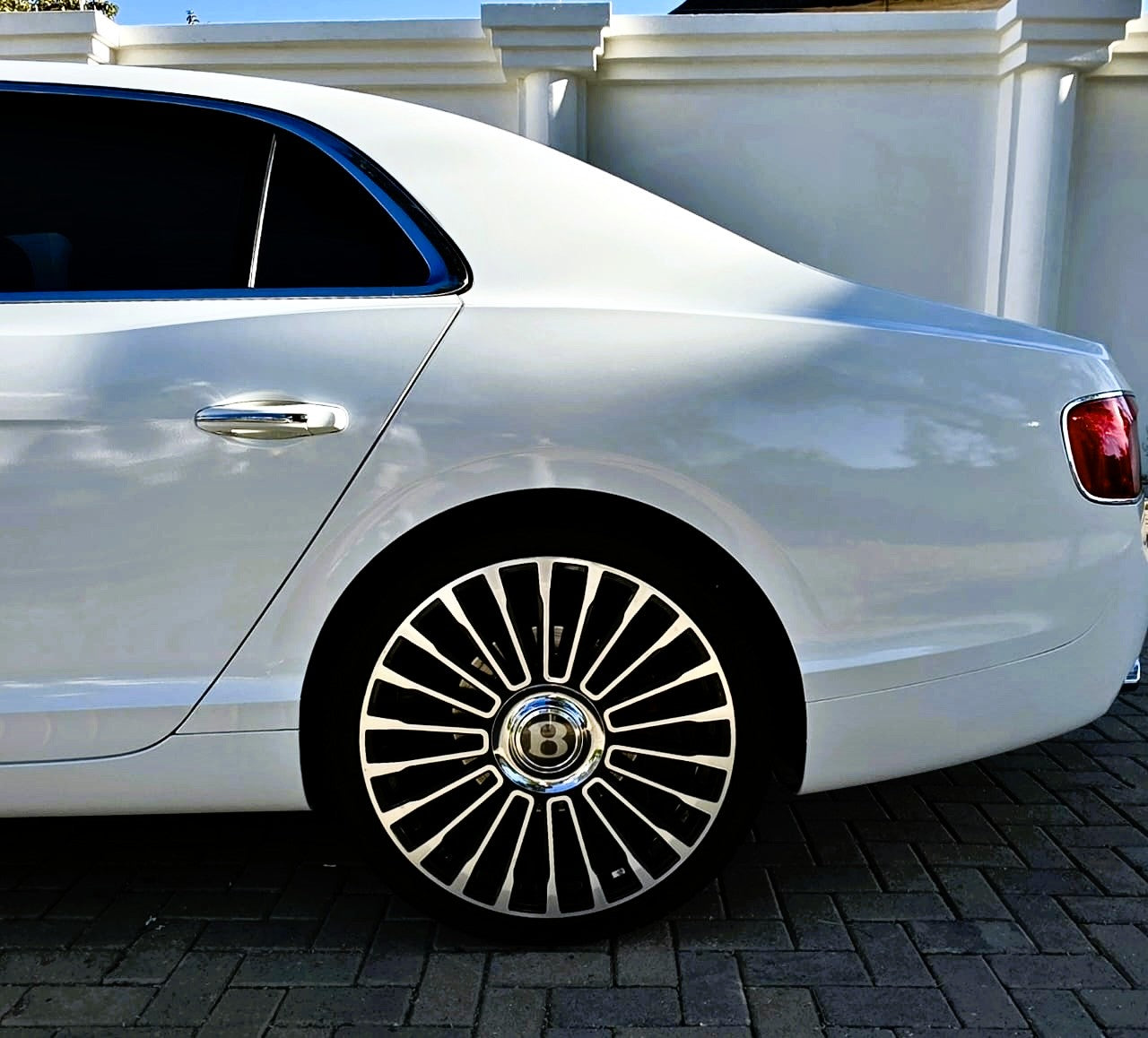 Bentley Flying Spur V8 S