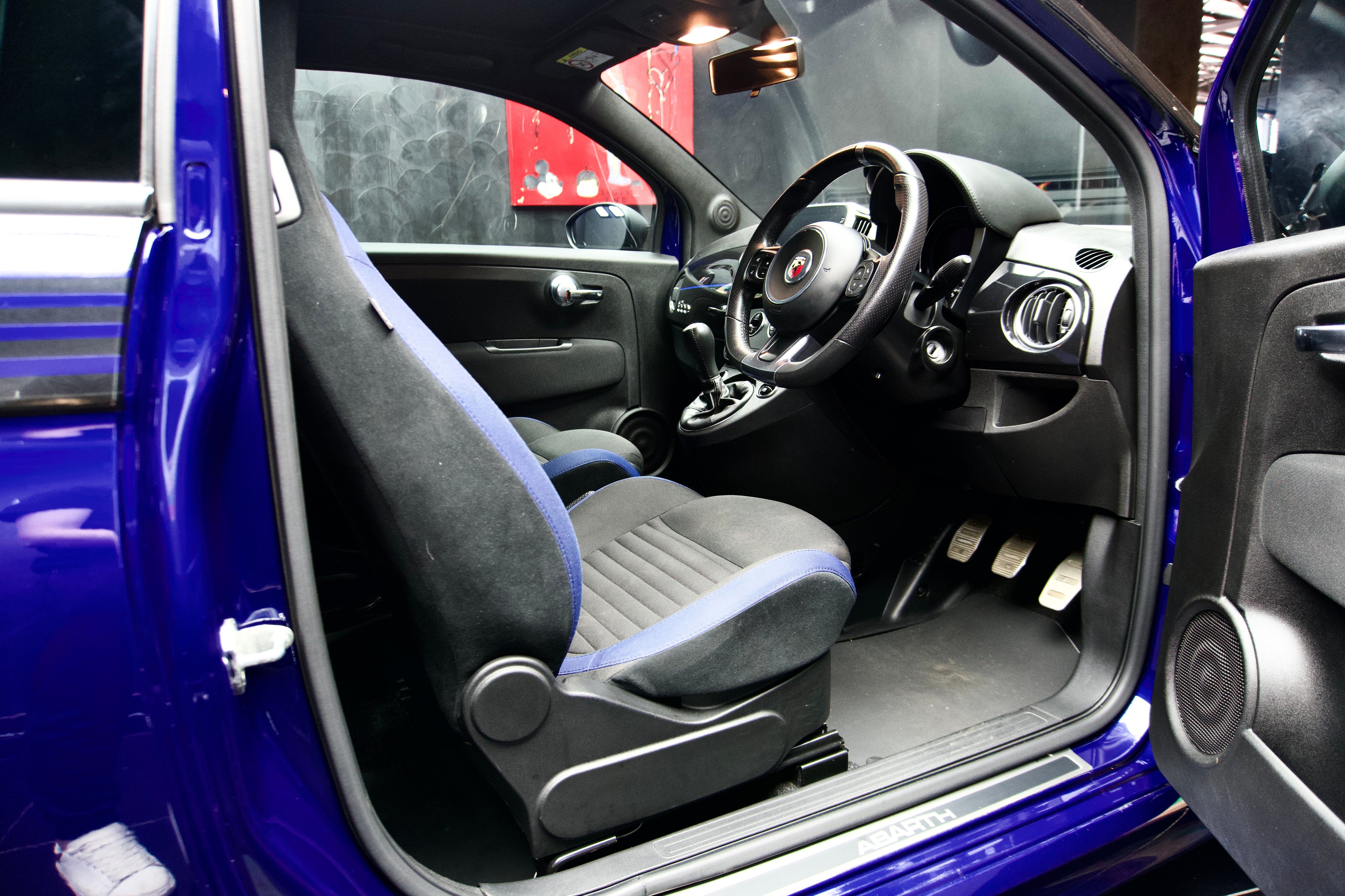 Abarth 500 - 595 Monster Energy Yamaha Cabriolet