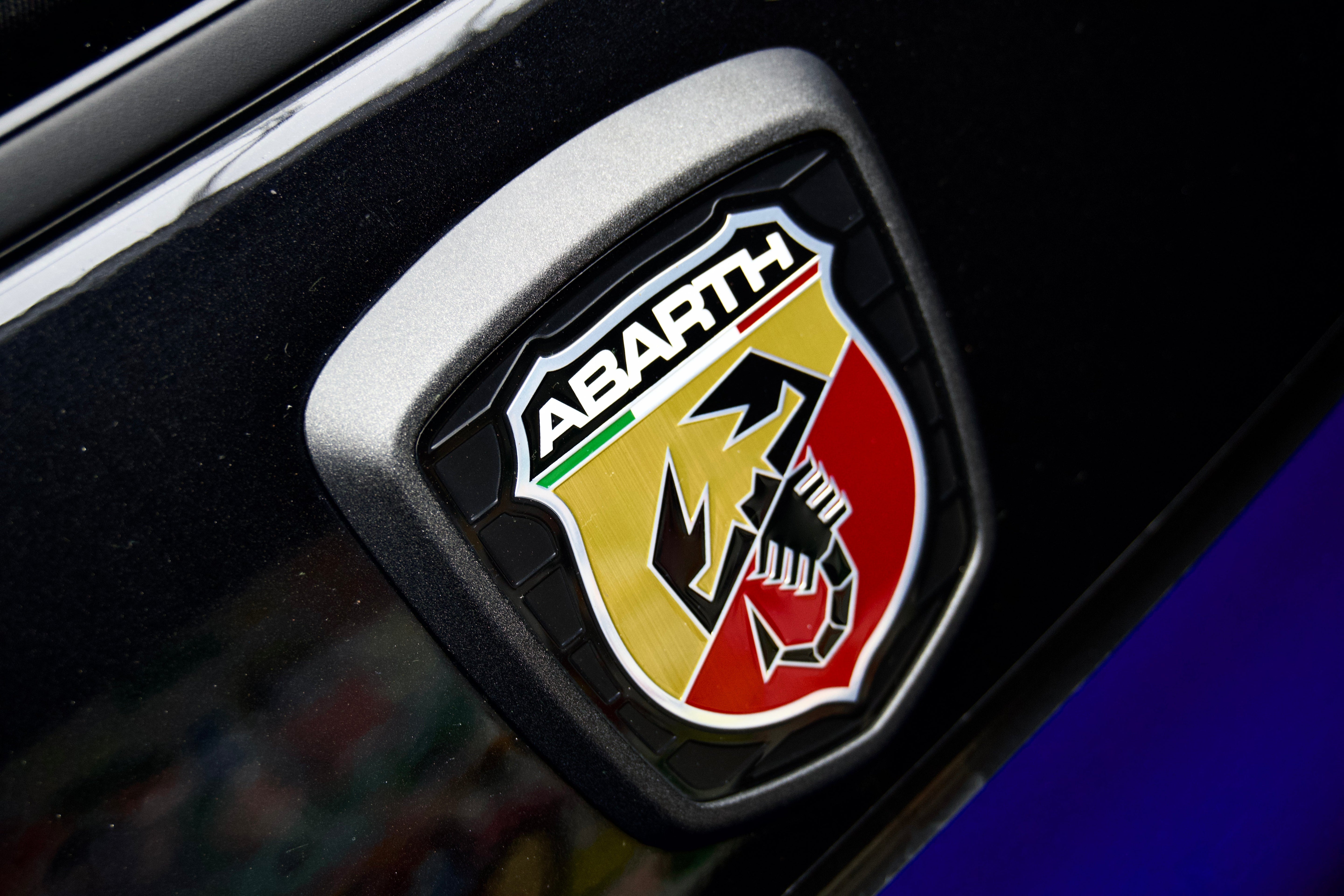 Abarth 500 - 595 Monster Energy Yamaha Cabriolet