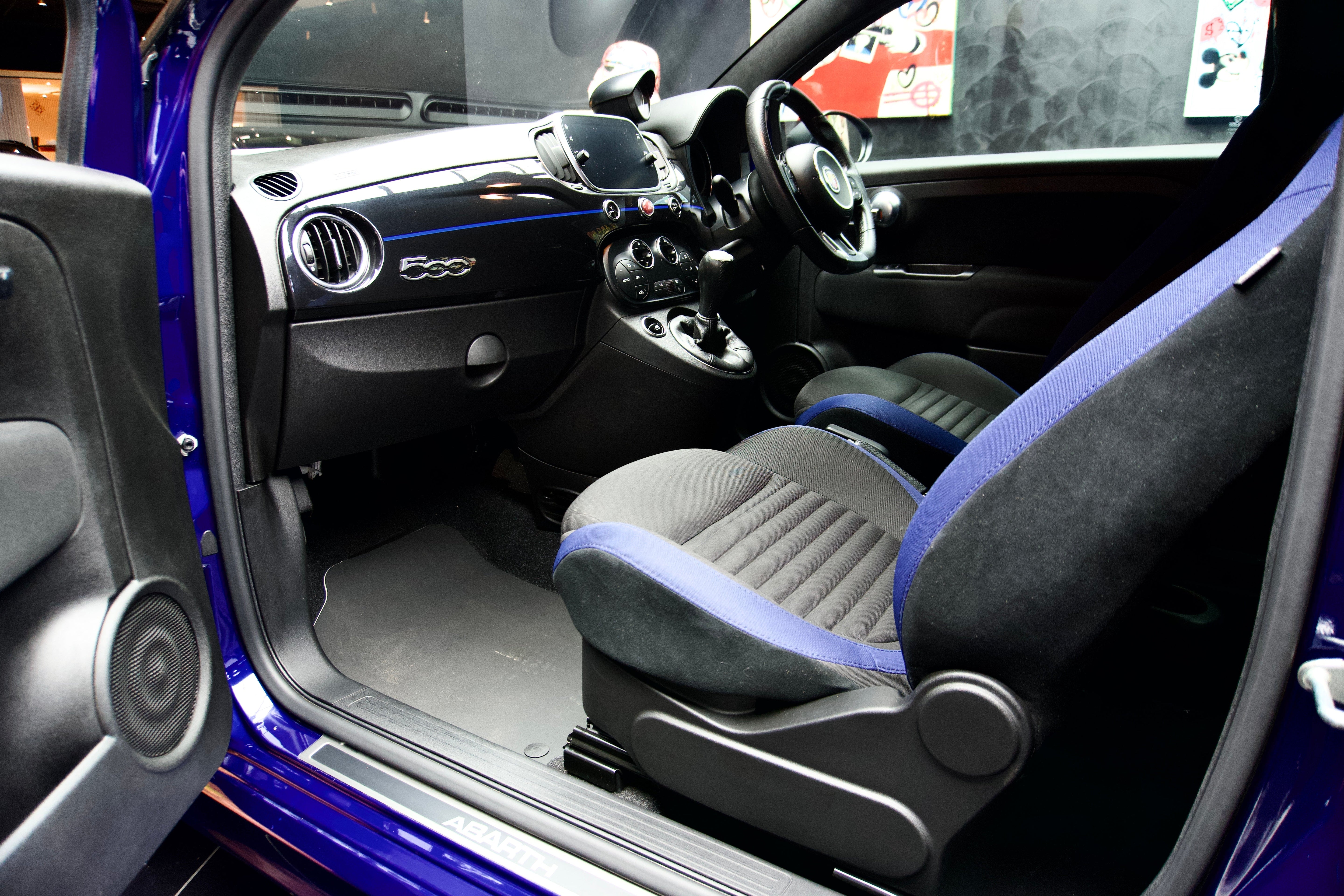 Abarth 500 - 595 Monster Energy Yamaha Cabriolet