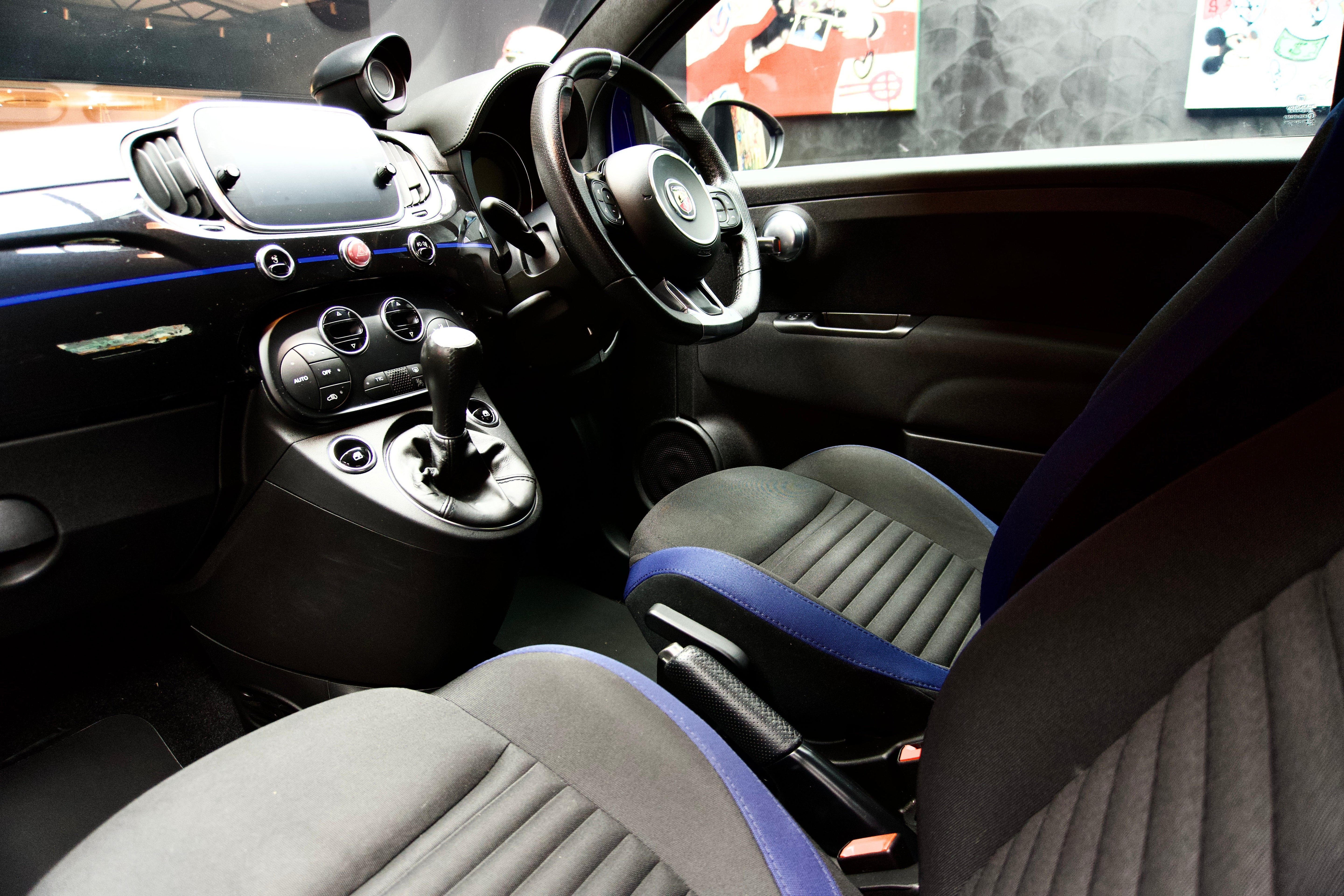 Abarth 500 - 595 Monster Energy Yamaha Cabriolet