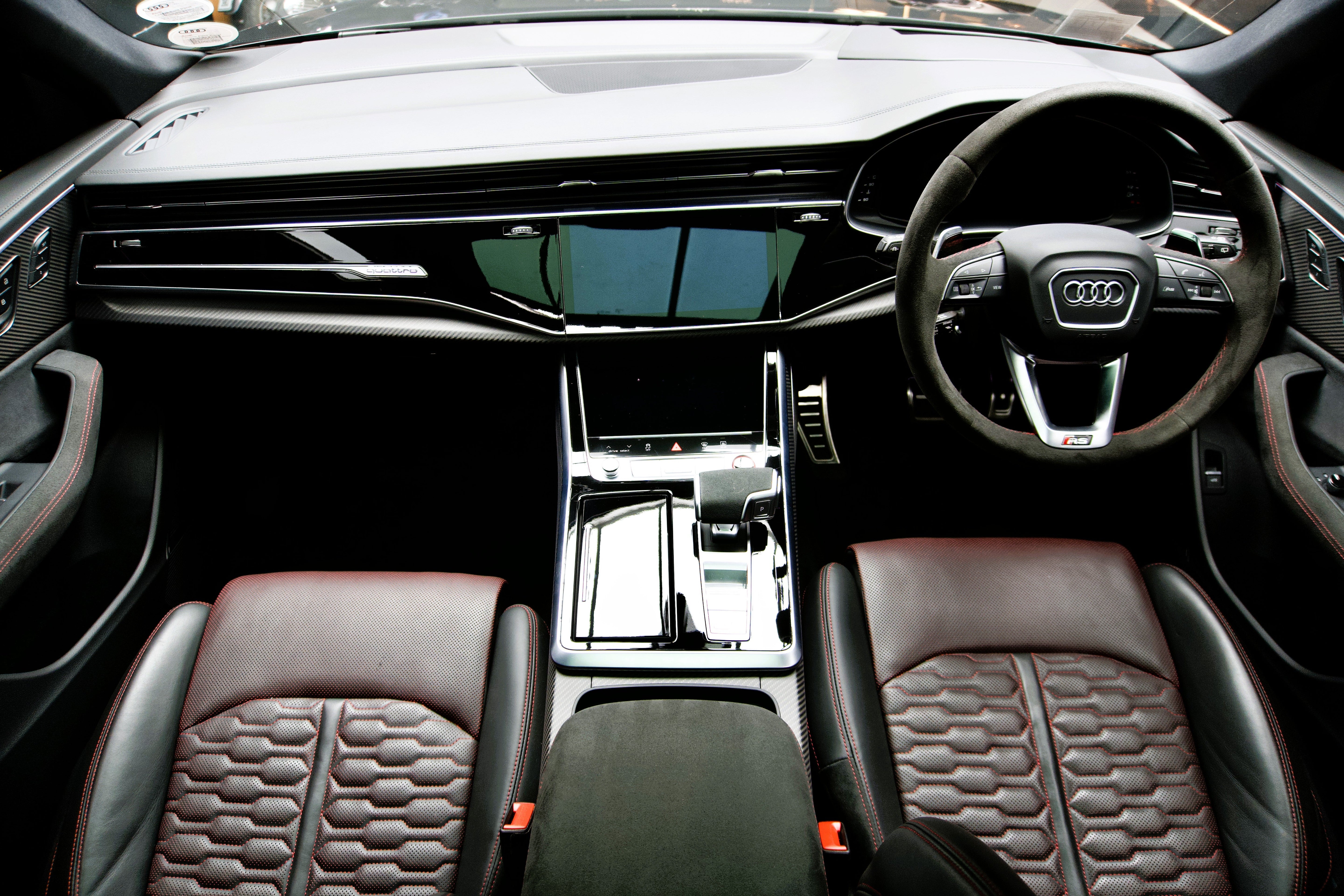 Audi RSQ8 Quattro Performance
