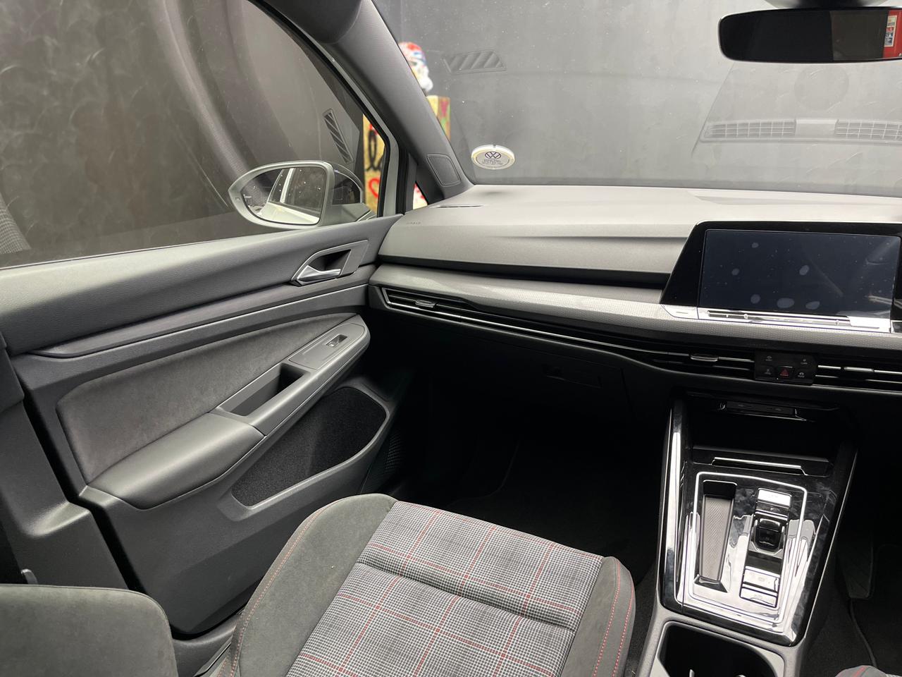 2023 Volkswagen Golf GTI Jacara Edition