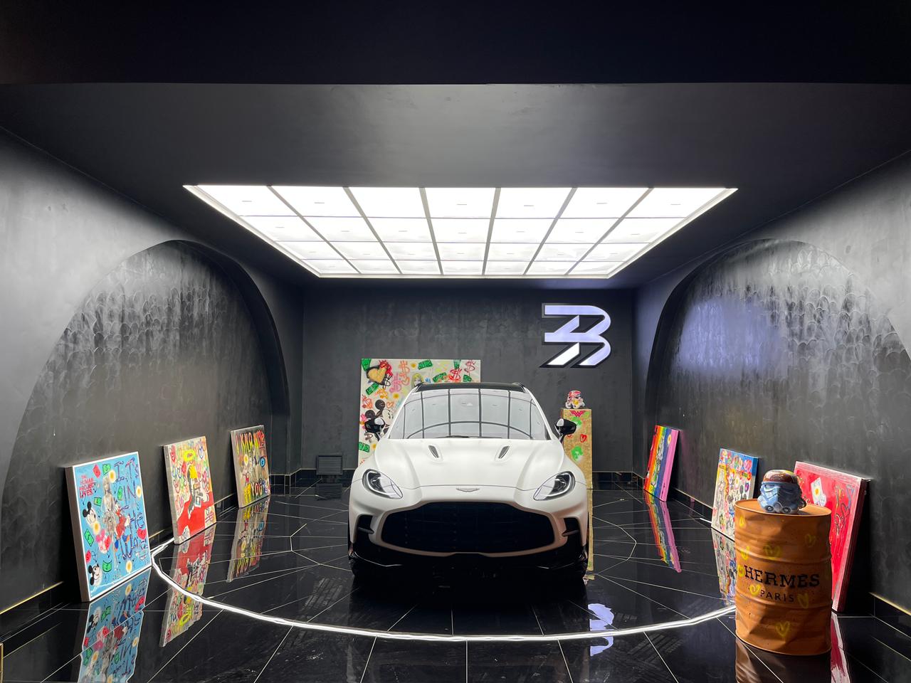 Aston Martin DBX V8 707