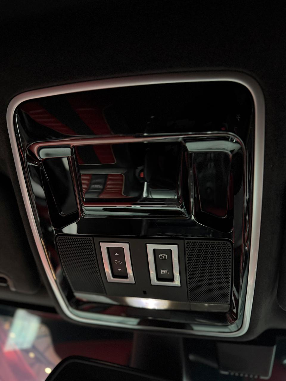 Land Rover Range Rover Sport SVR