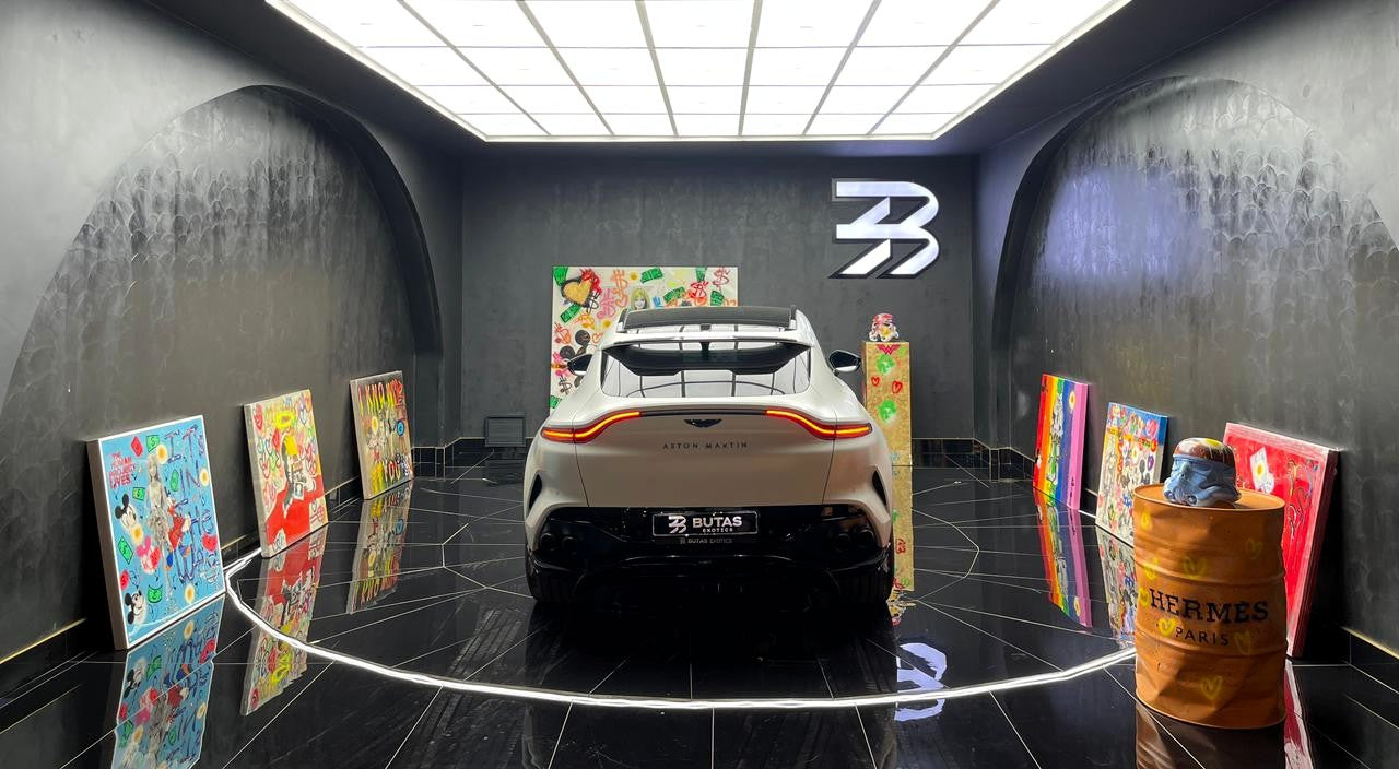 Aston Martin DBX V8 707