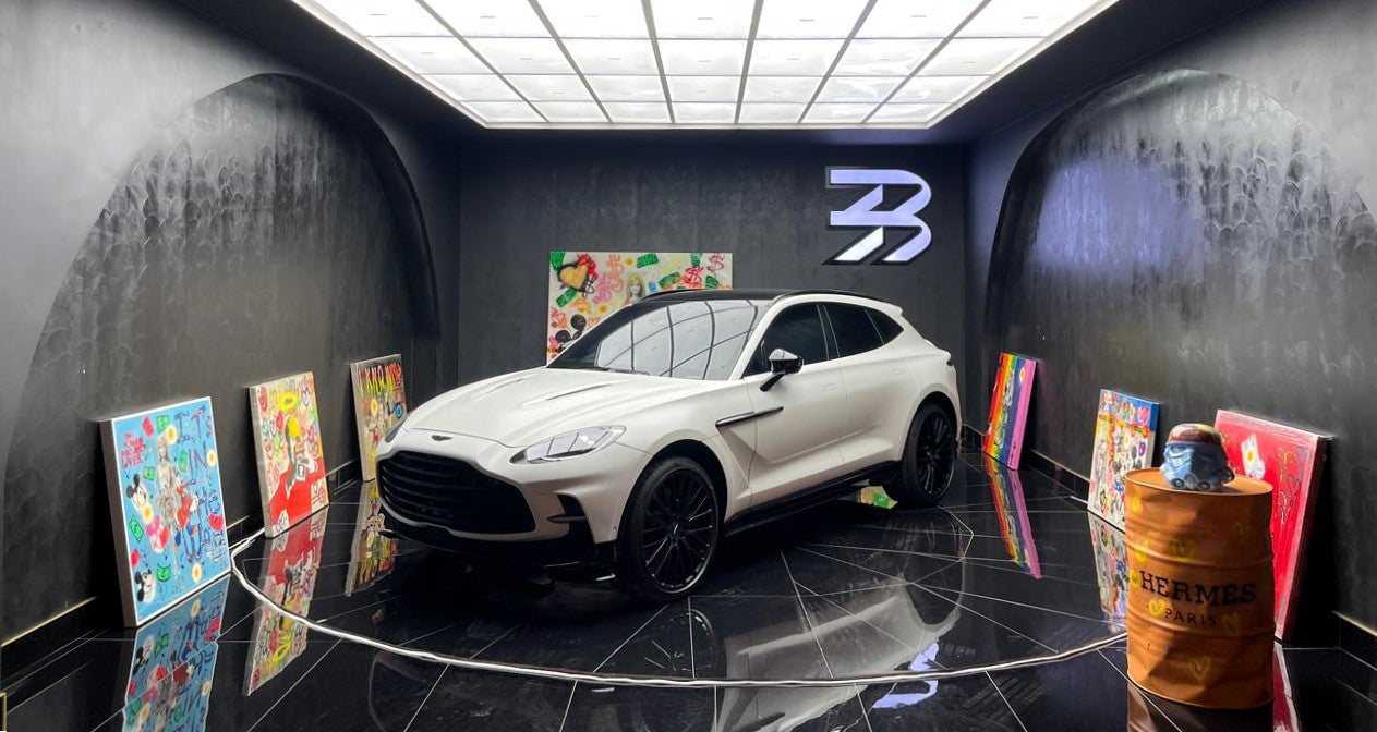 Aston Martin DBX V8 707