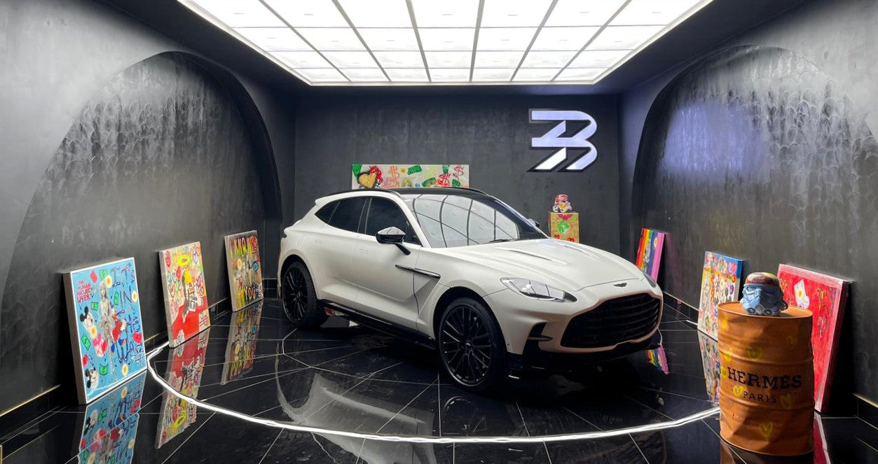 Aston Martin DBX V8 707